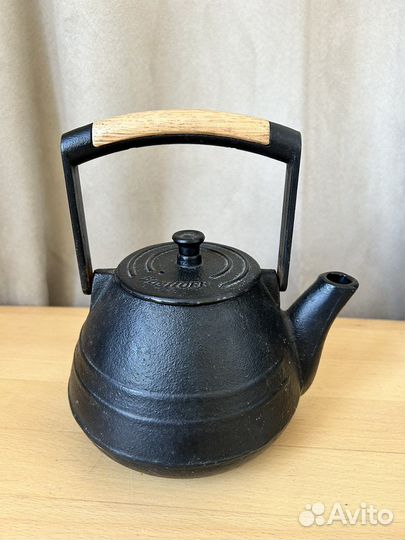 Заварочный чайник BergHoff, чугун