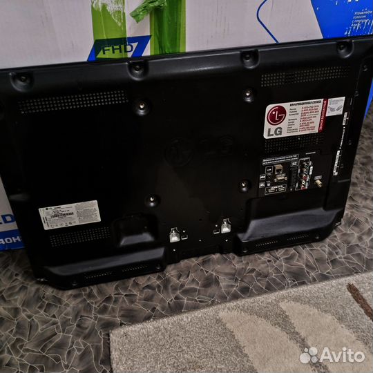 Телевизор LG32LM580T 32