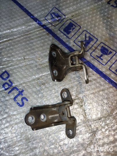 Петли задней левой двери Kia Soul 1