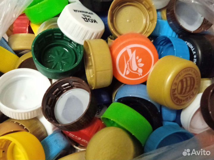 Крышки от пластиковых бутылок