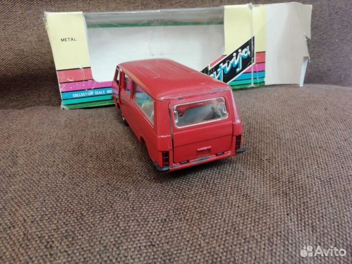 Модель автомобиля раф