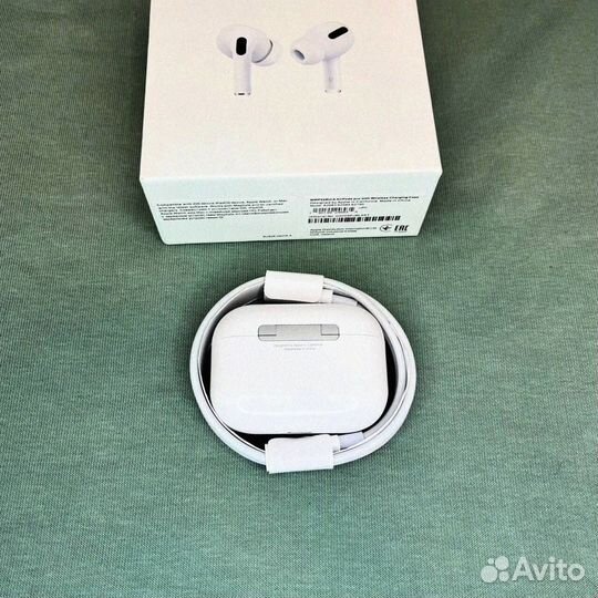AirPods Pro 2: Звук, который поднимает
