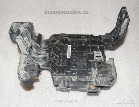 Блок предохранителей подкапот Volkswagen Polo