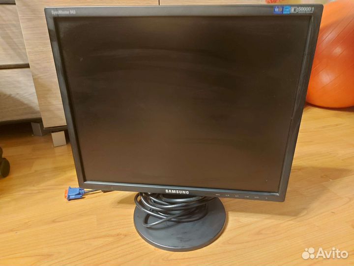 Монитор 19 дюймов Samsung