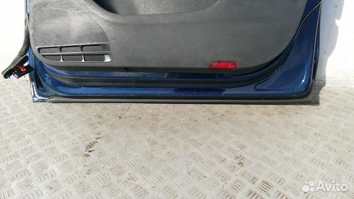 Дверь передняя правая Volkswagen Jetta