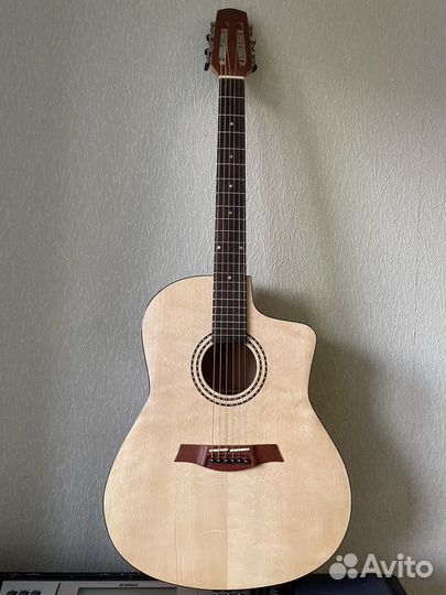 Акустическая гитара