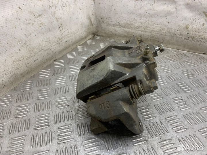 Суппорт тормозной передний левый Lexus Rx300 MCU35