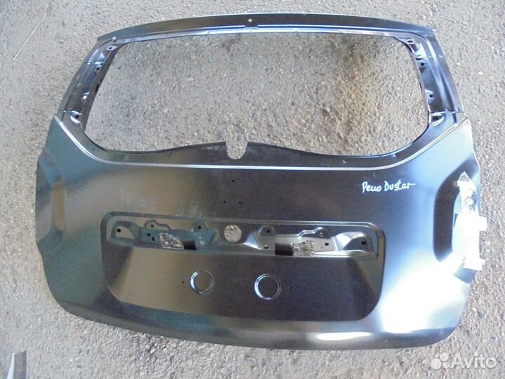 Крышка багажника Renault Duster 1