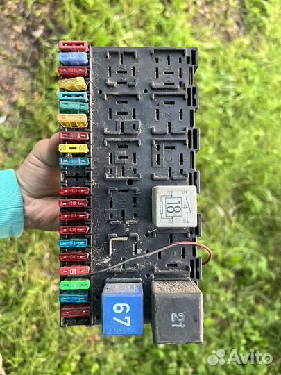 Бок предхранитей passat b3 1.8