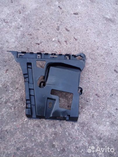 BMW F10 кронштейн заднего бампера левый