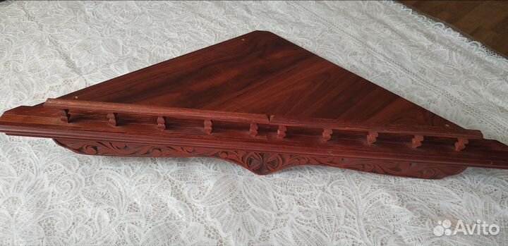 Угловая полка для икон. Иконостас