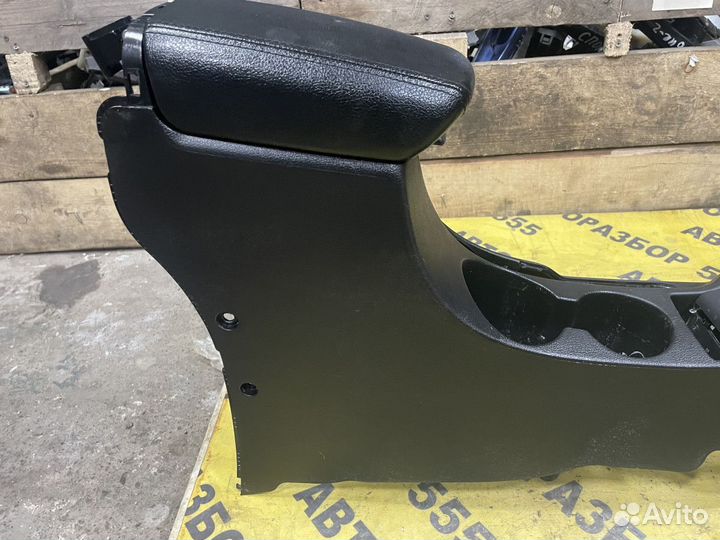 Консоль центральная Kia Rio 3