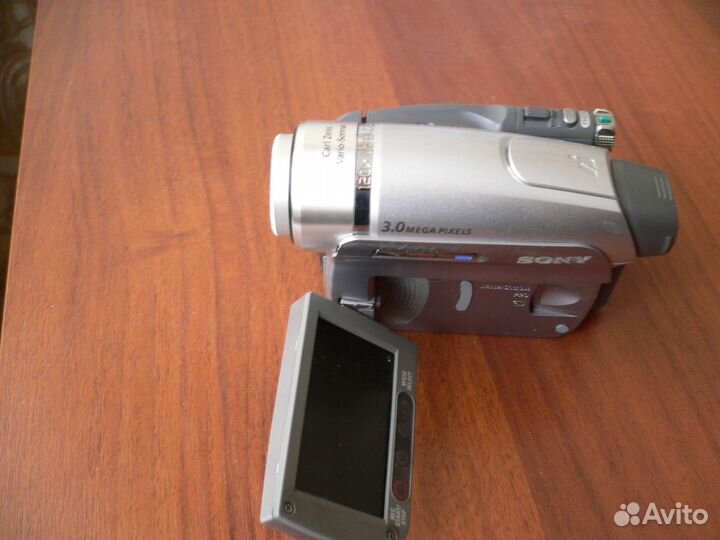 Видеокамера Sony DCR-HC94E