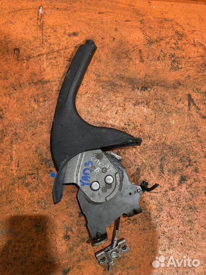 Рычаг стояночного тормоза Kia Sportage 2