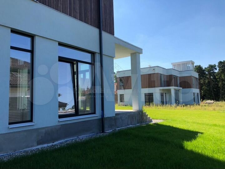 Дом 400 м² на участке 11 сот.