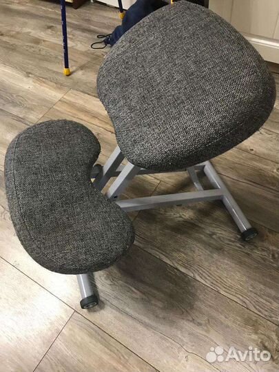 Эргономичный коленный стул 