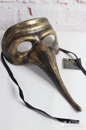 Маска доктор чума бронзового цвета
