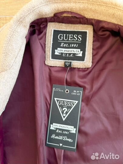 Демисезонное мужское пальто Guess в размере М