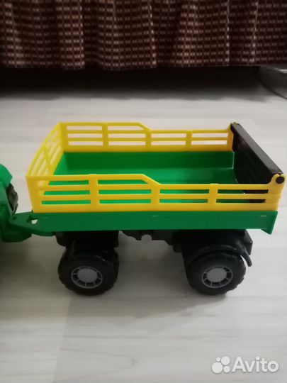Трактор с прицепом игрушка