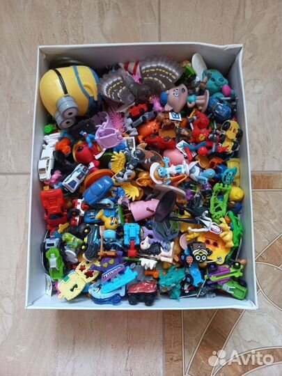 Игрушки из киндер сюрприза и сладких боксов