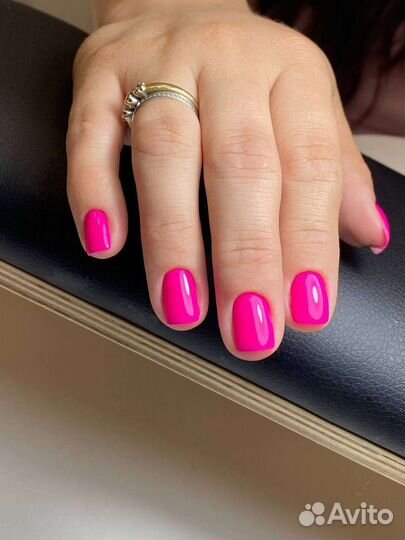 Модель на маникюр