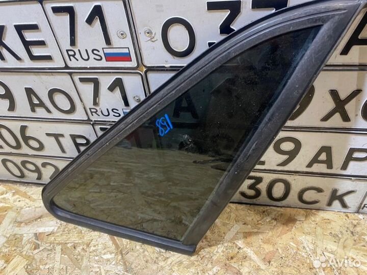 Задние глухие стекла Volkswagen Passat B3 1.8