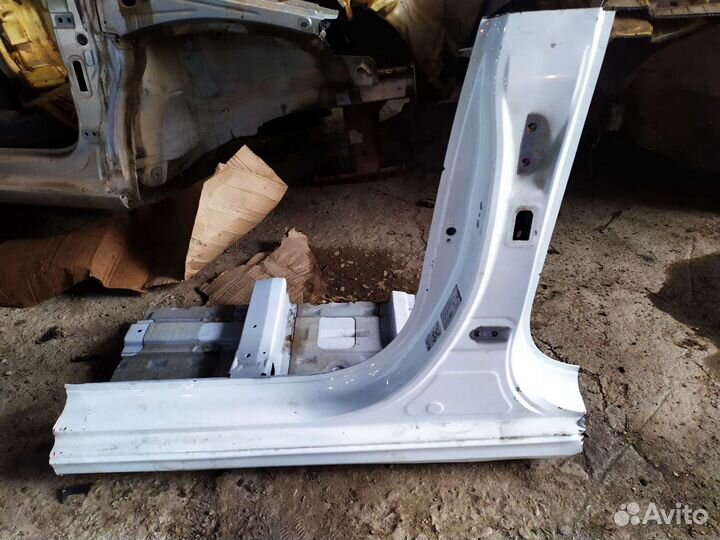 Стойка дверная Хундай Солярис 2