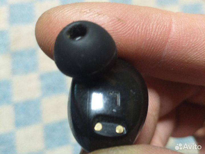 Беспроводной наушник один левый