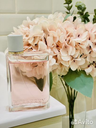 Флакон Burberry her blossom 100 ml - не полный