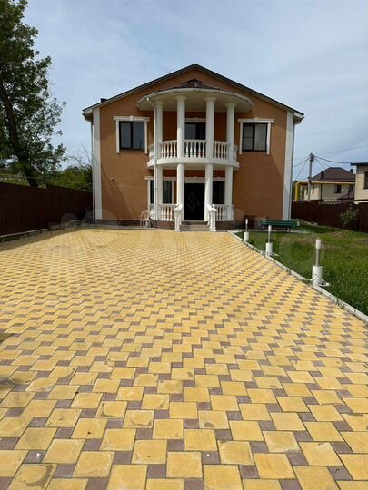 Дом 208 м² на участке 6 сот.