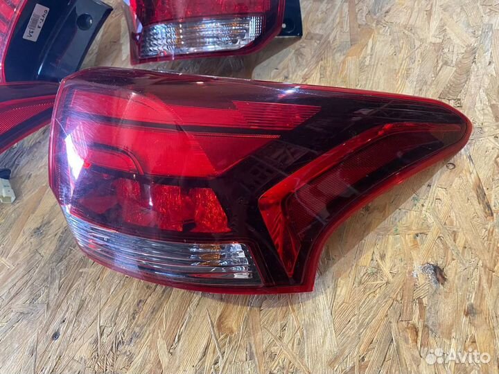 Митсубиси аутлендер 3 фонарь правый задний рестайл