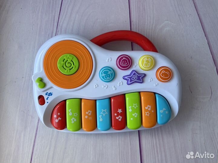 Детское музыкальное пианино