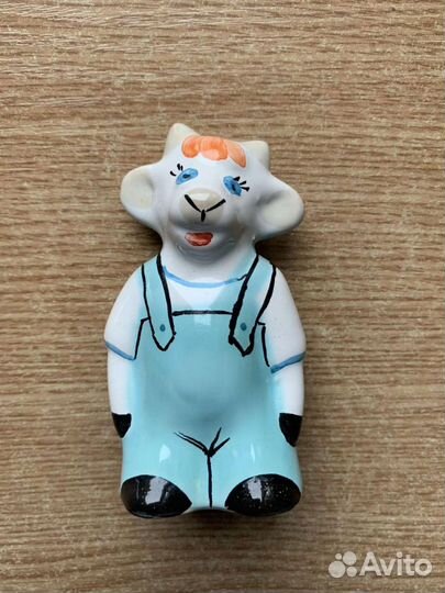 Статуэтка бык