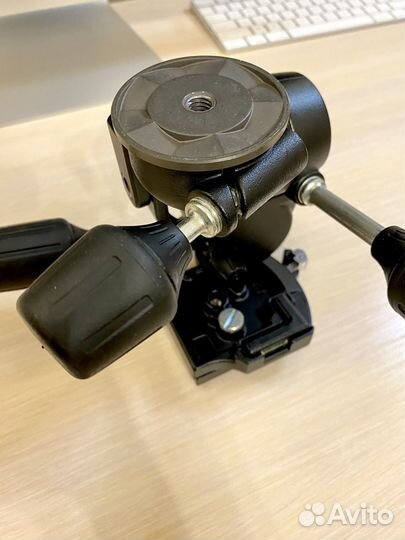 Штативная голова Manfrotto 808RC4