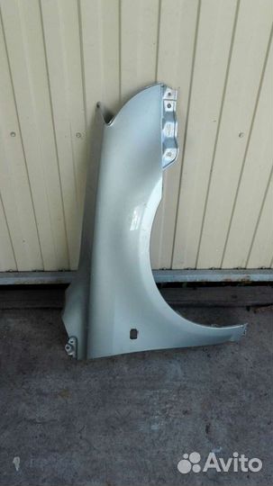 Тойота авенсис крыло