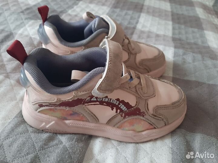 Кроссовки детские