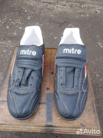 Спортивная обувь(футбол)