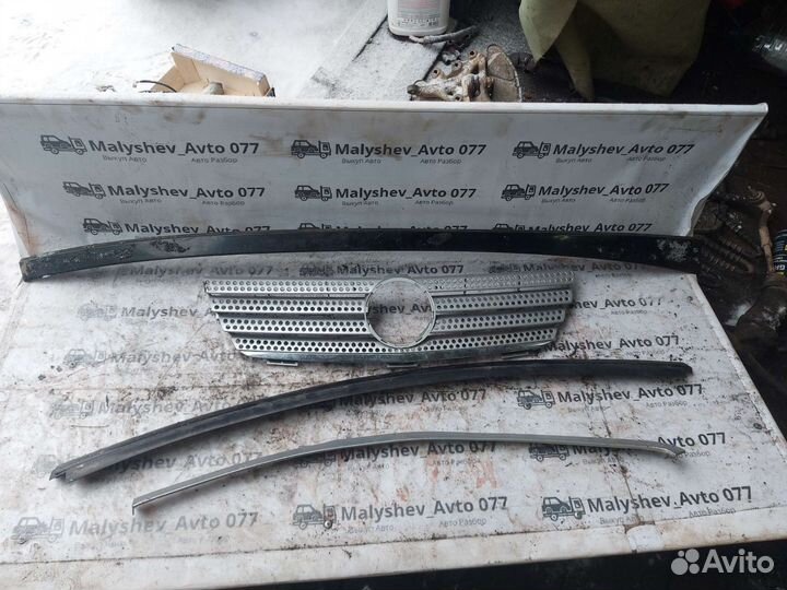 Решетка радиатора Mercedes W203