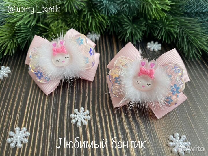 Бантики с зайками (ручная работа)