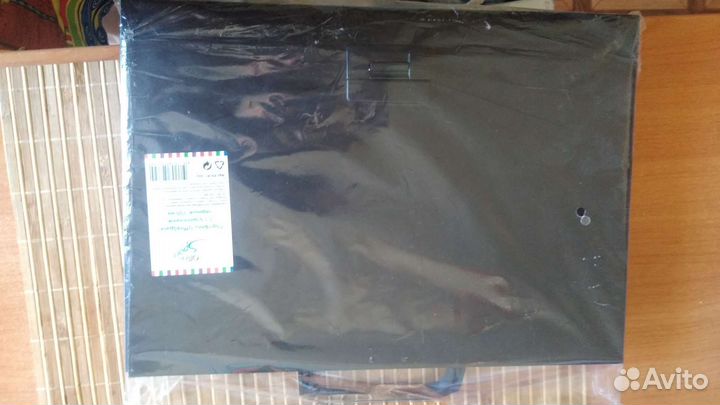 Новый черный портфель жёсткий на защелке