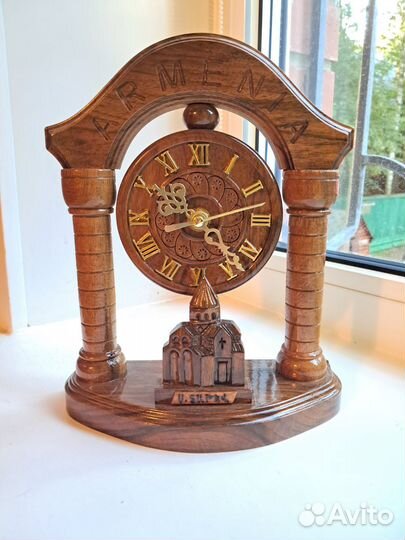 Часы деревянные