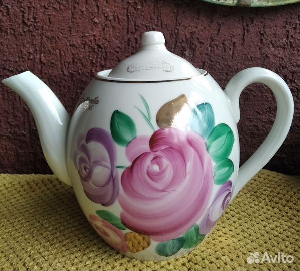 Фарфор Песочное. Доливочный чайник