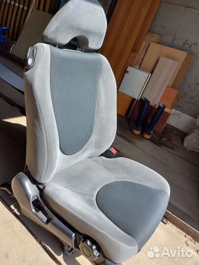 Honda FIT Переднее правое кресло