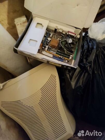 Радиоэлектроника, детали, компьютер