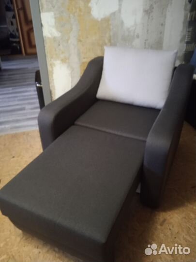 Кресло с оттоманкой