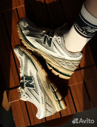 Кроссовки New Balance 1906r