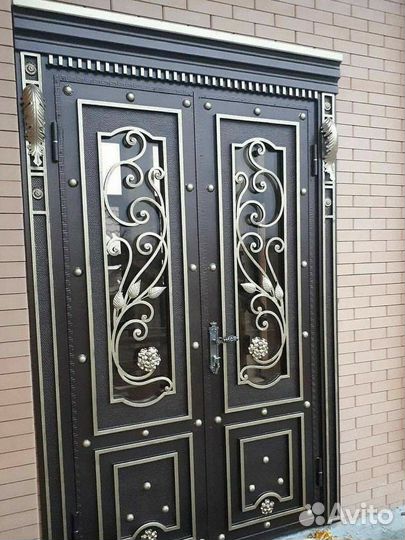 Кованая дверь входная