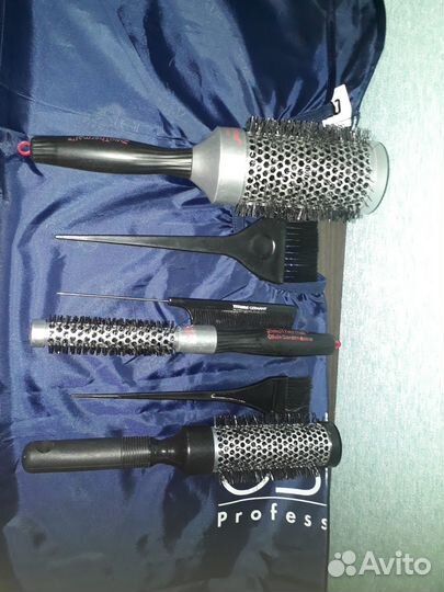 Расчески ножницы кисти бритвы