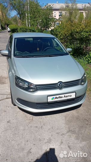 Volkswagen Polo 1.6 AT, 2011, 77 300 км