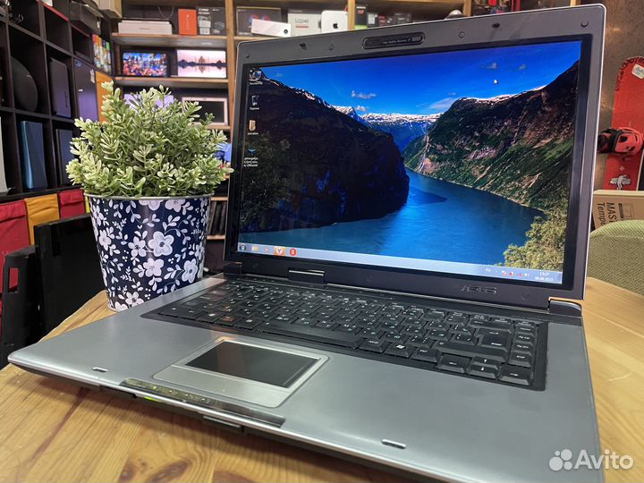 Ноутбук Asus / 15.4 / 2 ядра Intel T5600 / 250gb